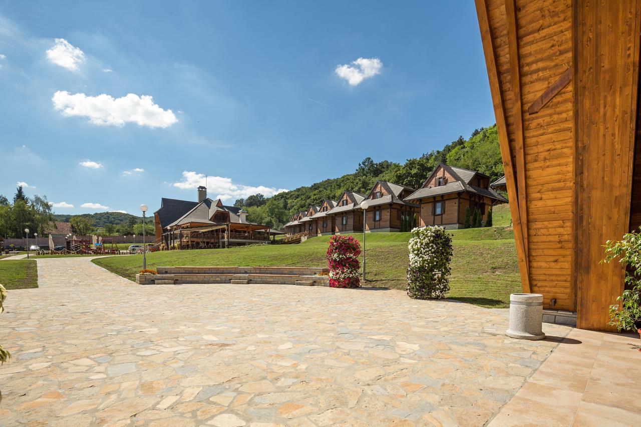 Bed and Breakfast Etno Naselje Vrdnicka Kula Vrdnik Exteriér fotografie